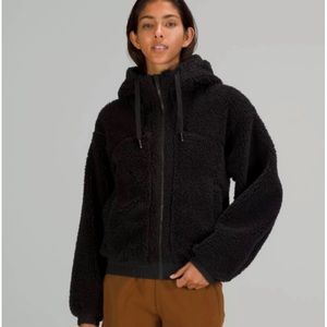 Reversible Lulu lemon zip up— Sherpa